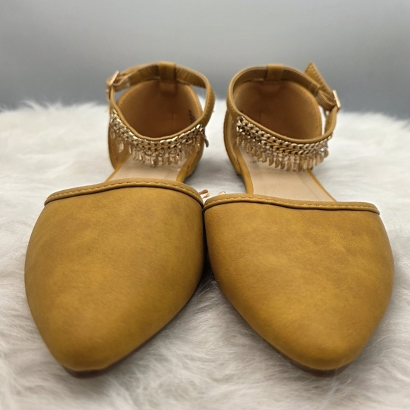 Daisy Fuentes Fall Color Flats with Feather Dangle Ankle Strap Size 7 - Picture 3 of 8